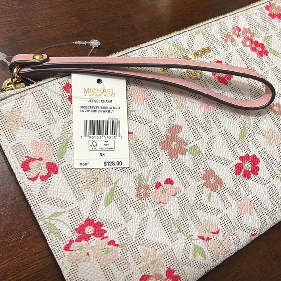 Michael Kors Wrist zip clutch. Brand New with Tags. - Picture 3 of 3